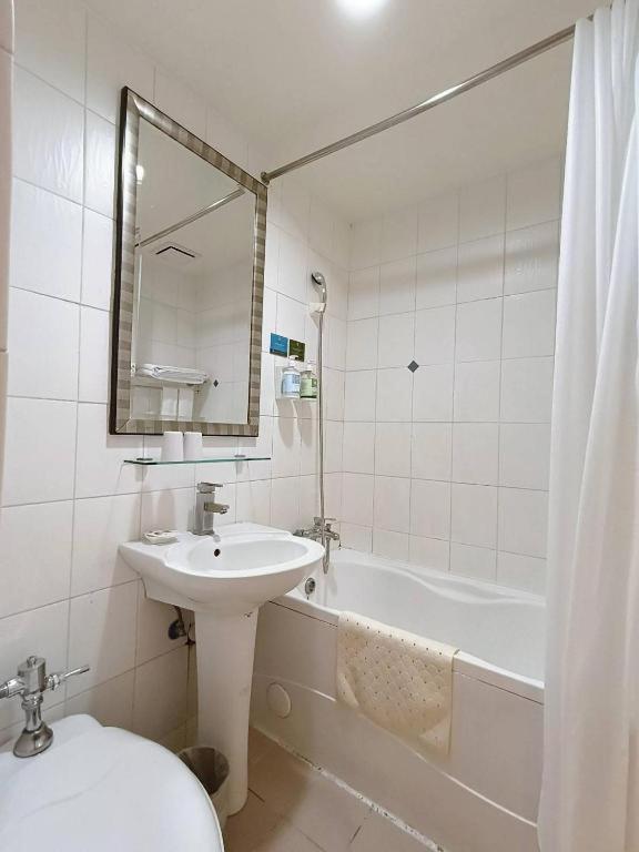Trust Hotel Тайнан Екстериор снимка