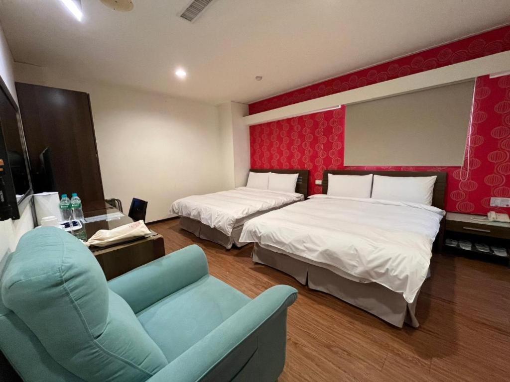 Trust Hotel Тайнан Екстериор снимка